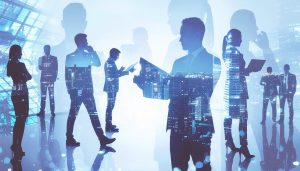 日本政策金融公庫の融資制度を活用するため、事業計画書を作成し自己資金を準備する中小企業や創業初期の事業者のイメージ