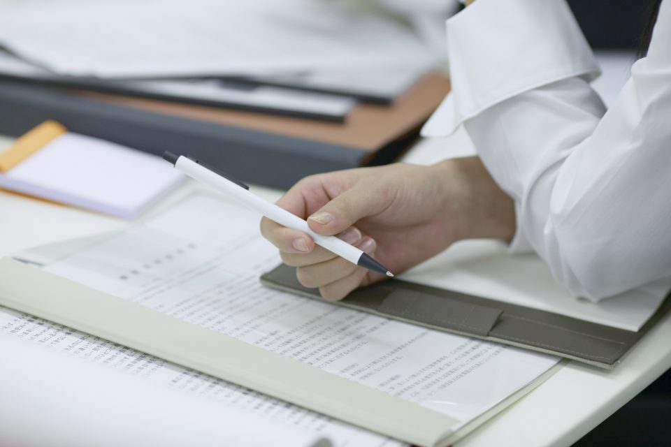 個人事業主が確定申告時に源泉徴収をする される条件や源泉徴収票の書き方 注意点 Airレジ マガジン