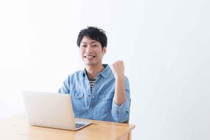自宅開業するには？　必要な資格や手続き＆メリット・デメリットを徹底解説