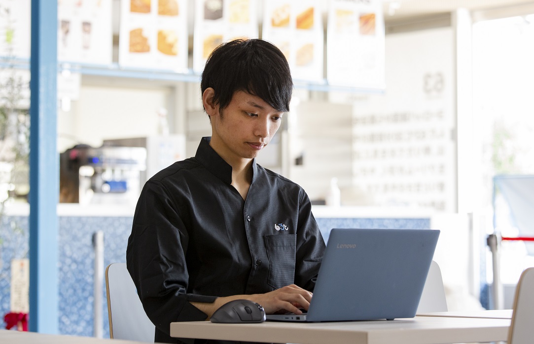シフト作成時間が半分に。スタッフも使いやすいと好評