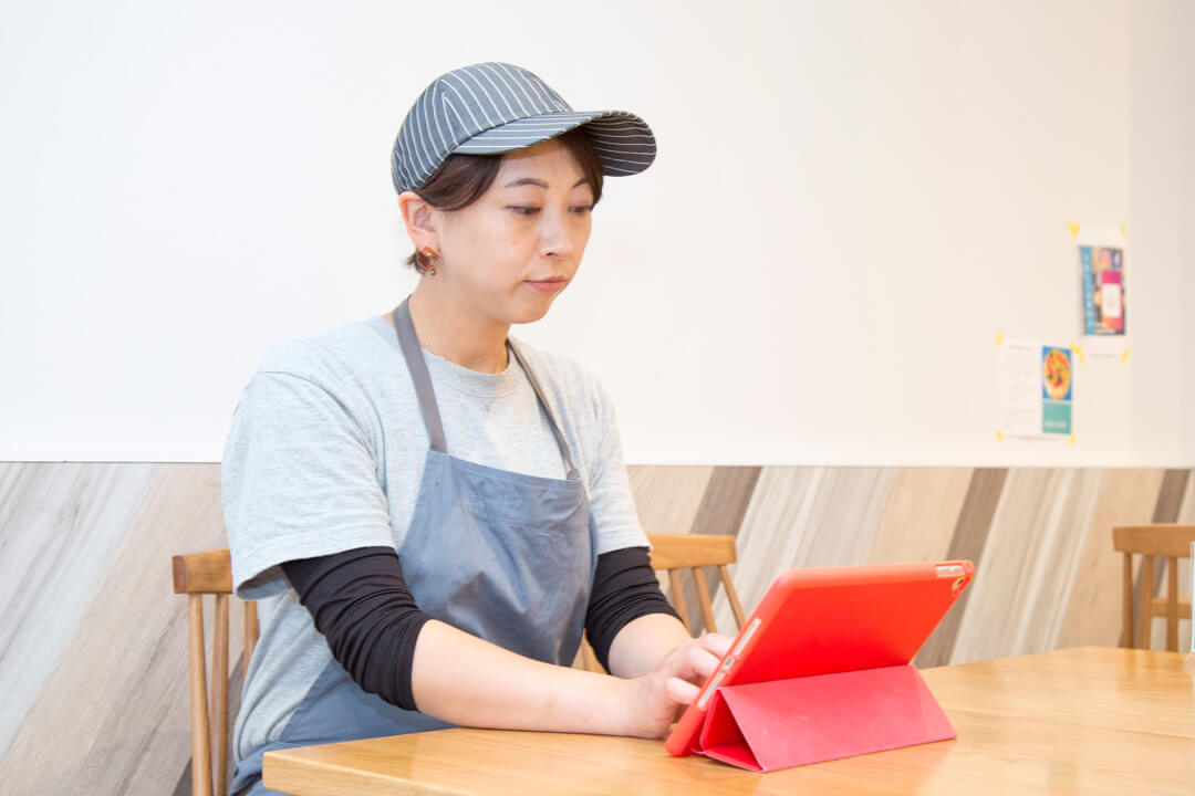 営業中の空き時間でも操作可能1ヶ月のシフトを2時間で作成