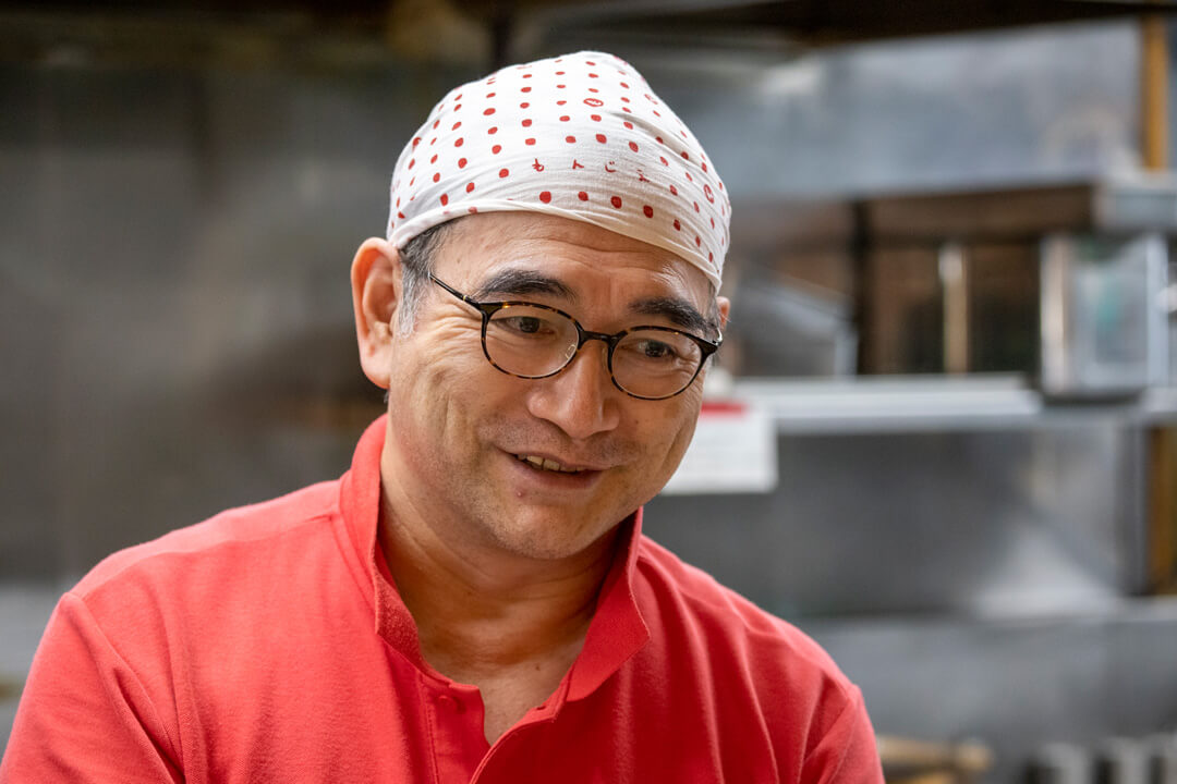 「麺屋鼎(かなえ)」は小田急線相模大野駅から徒歩2分に立地する