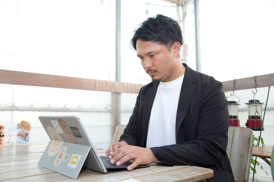 手作業のシフト作成に比べ作業時間が半分以下に