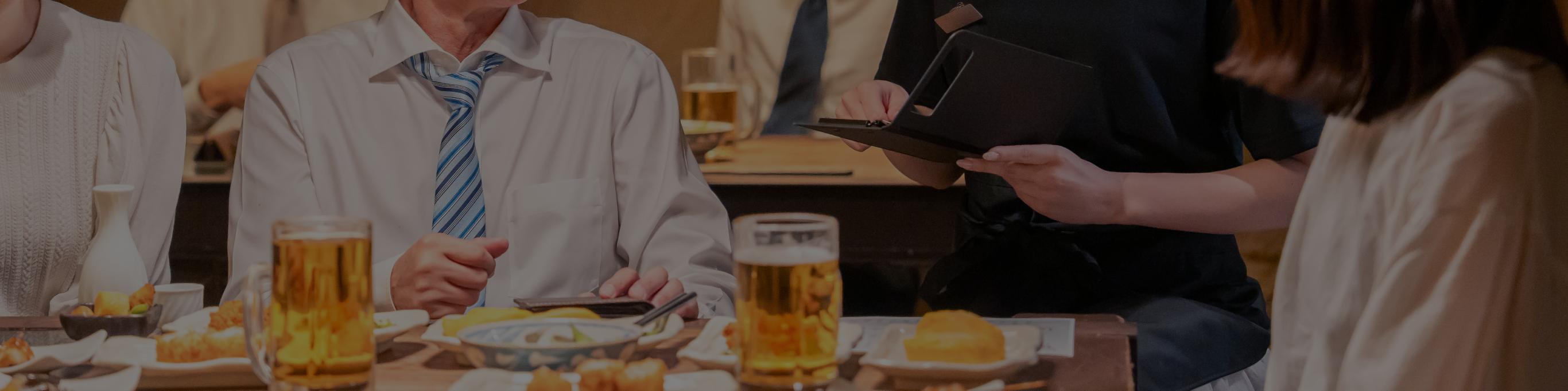 飲食店でAirレジを活用する様子